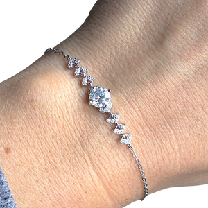 1ct White Gold Moissanite Six Leaf Silver Dazzle Bracelet