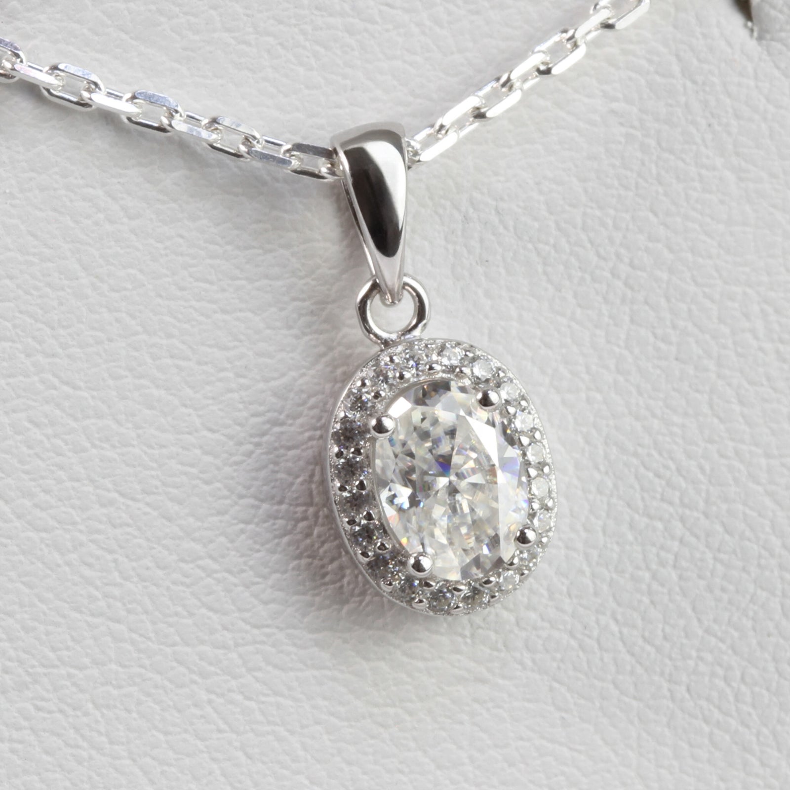 White Gold 1ct Oval Moissanite Halo Silver Dazzle Pendant Necklace