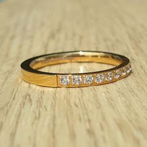 Gold 2mm Half Glitz Ring