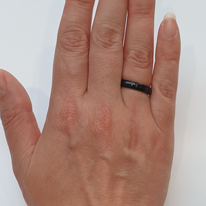 Black 4mm Wonder Ring