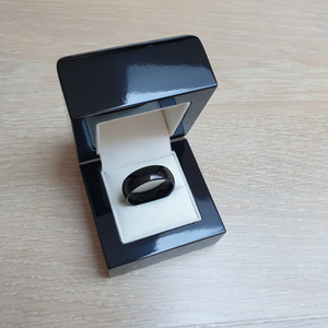 Black 8mm Wonder Ring