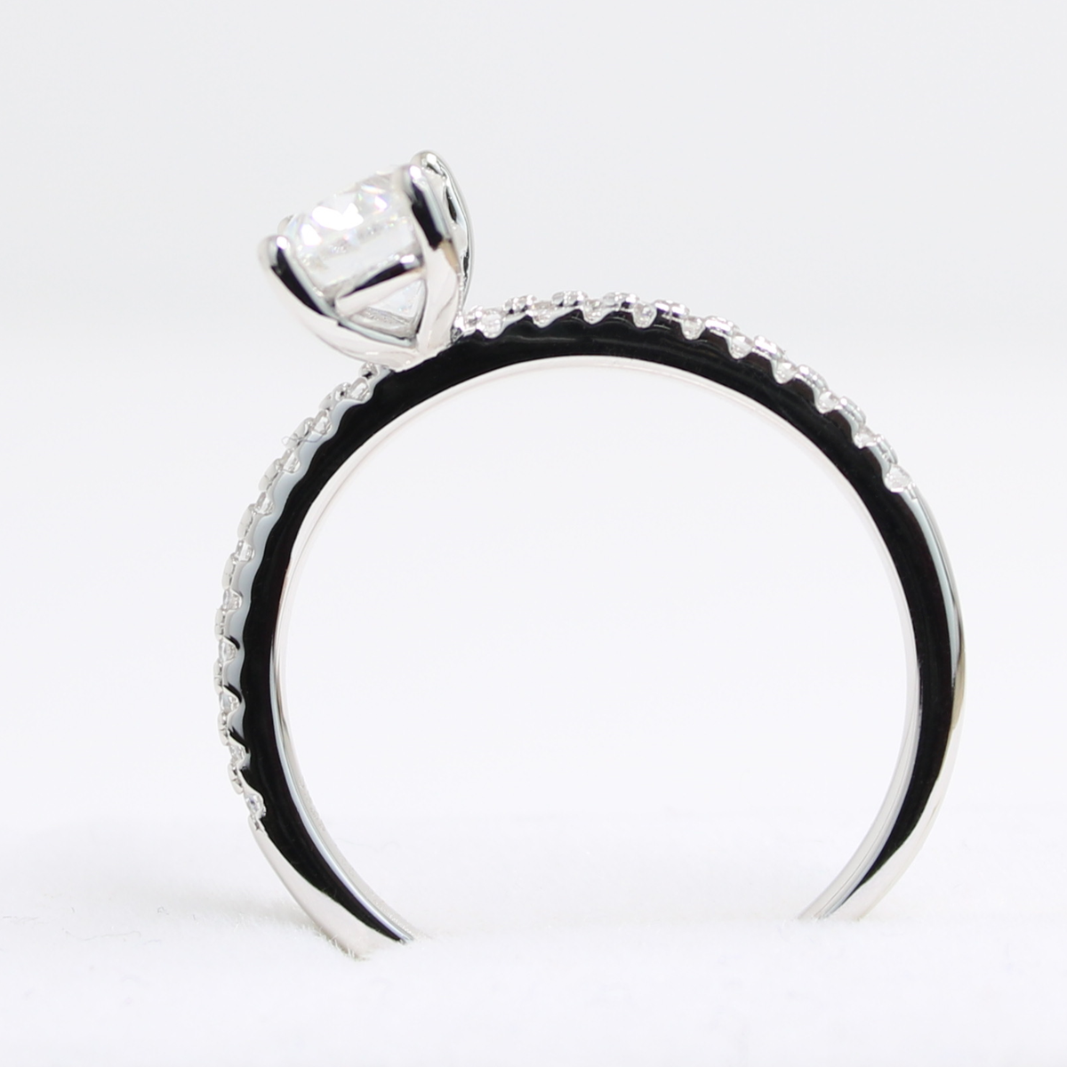 White Gold 1ct Oval Moissanite Slimline Dazzle Ring