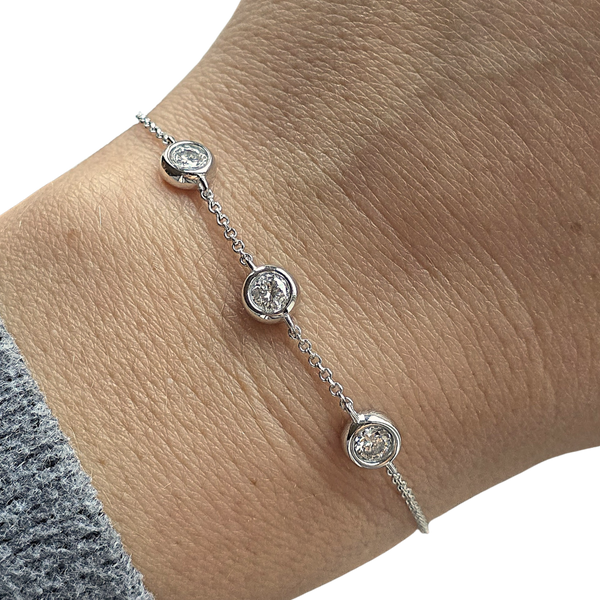 1ct White Gold Round Moissanite Enclosed Silver Dazzle Bracelet
