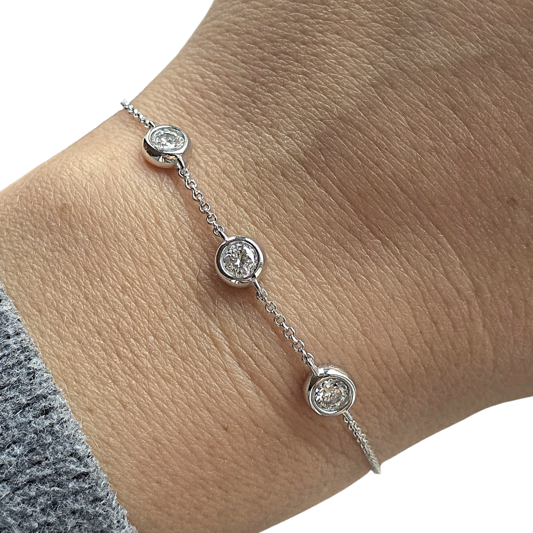 1ct White Gold Round Moissanite Enclosed Silver Dazzle Bracelet