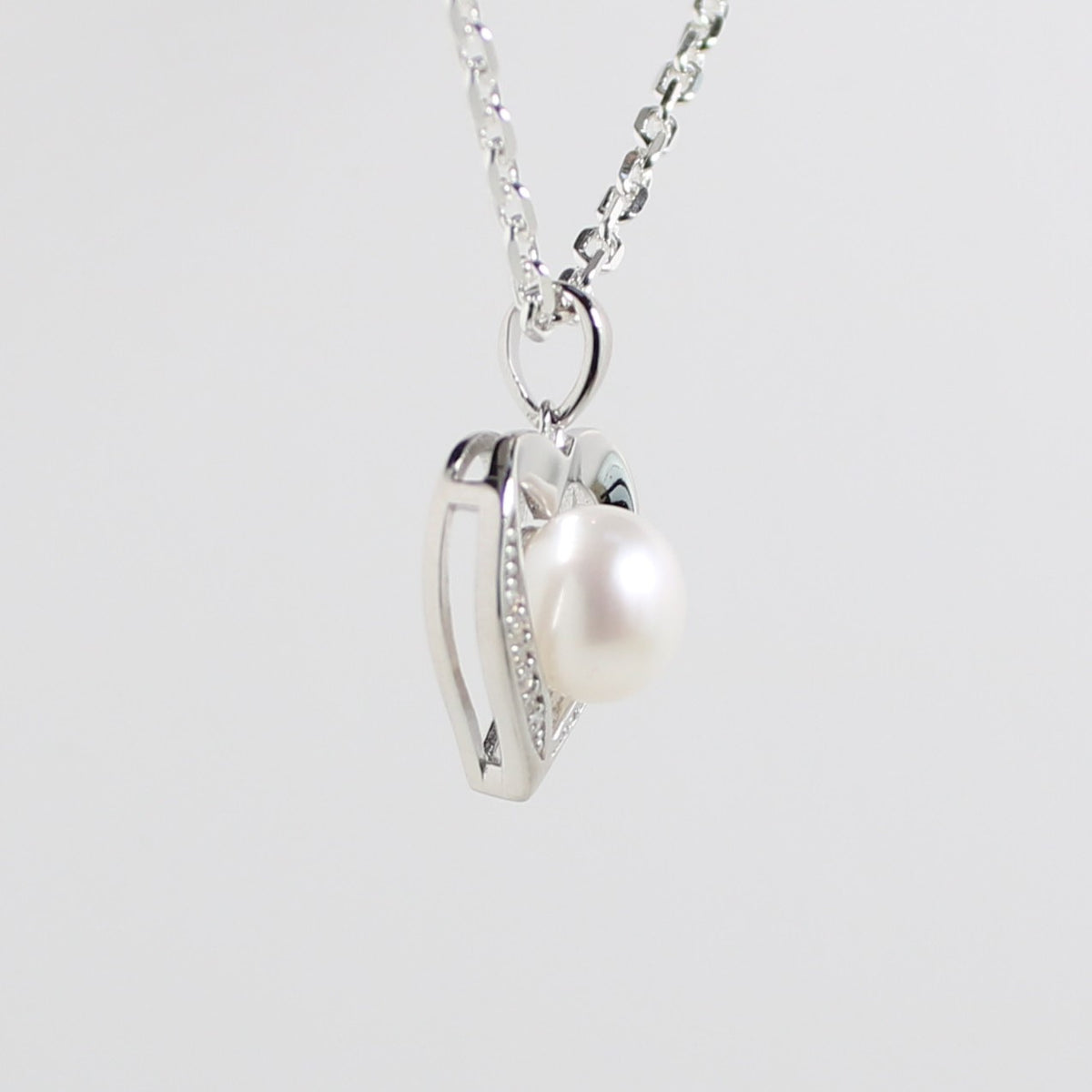 White Gold Moissanite Pearl Heart Silver Dazzle Pendant Necklace