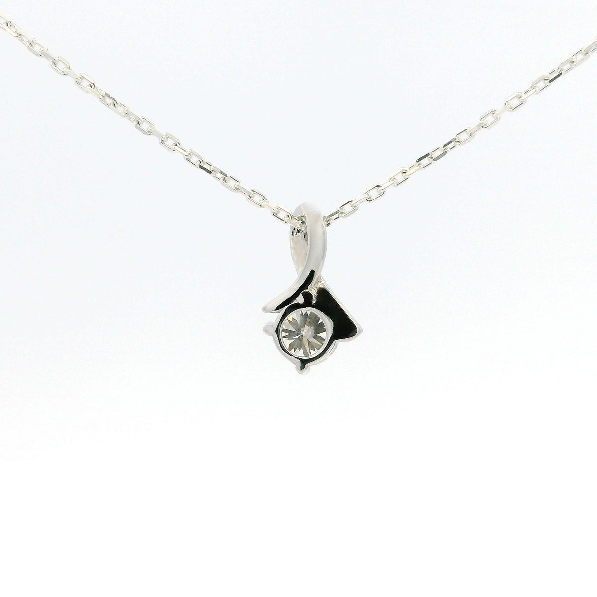 White Gold 1ct Moissanite Twist Silver Dazzle Pendant Necklace
