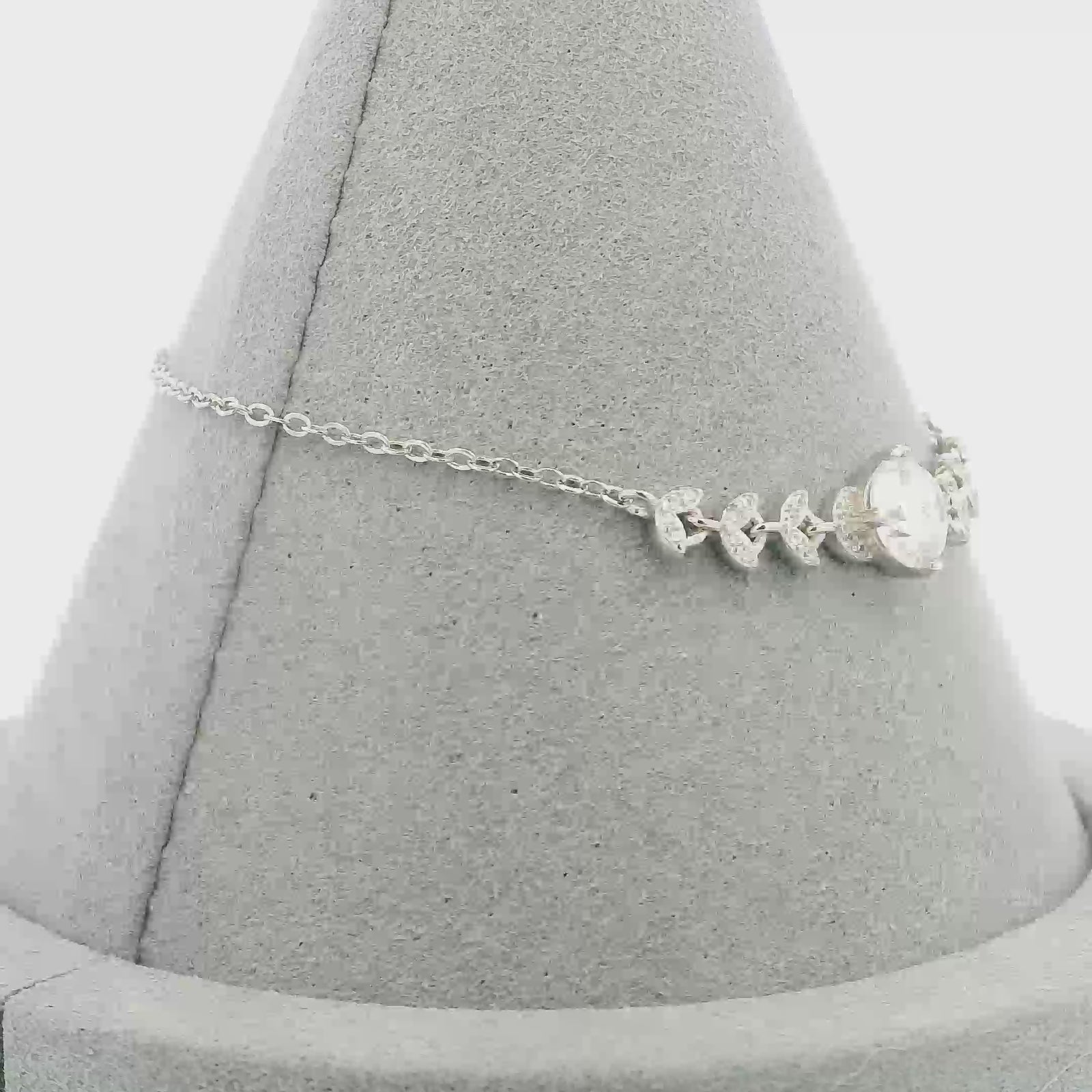 1ct White Gold Moissanite Six Leaf Silver Dazzle Bracelet