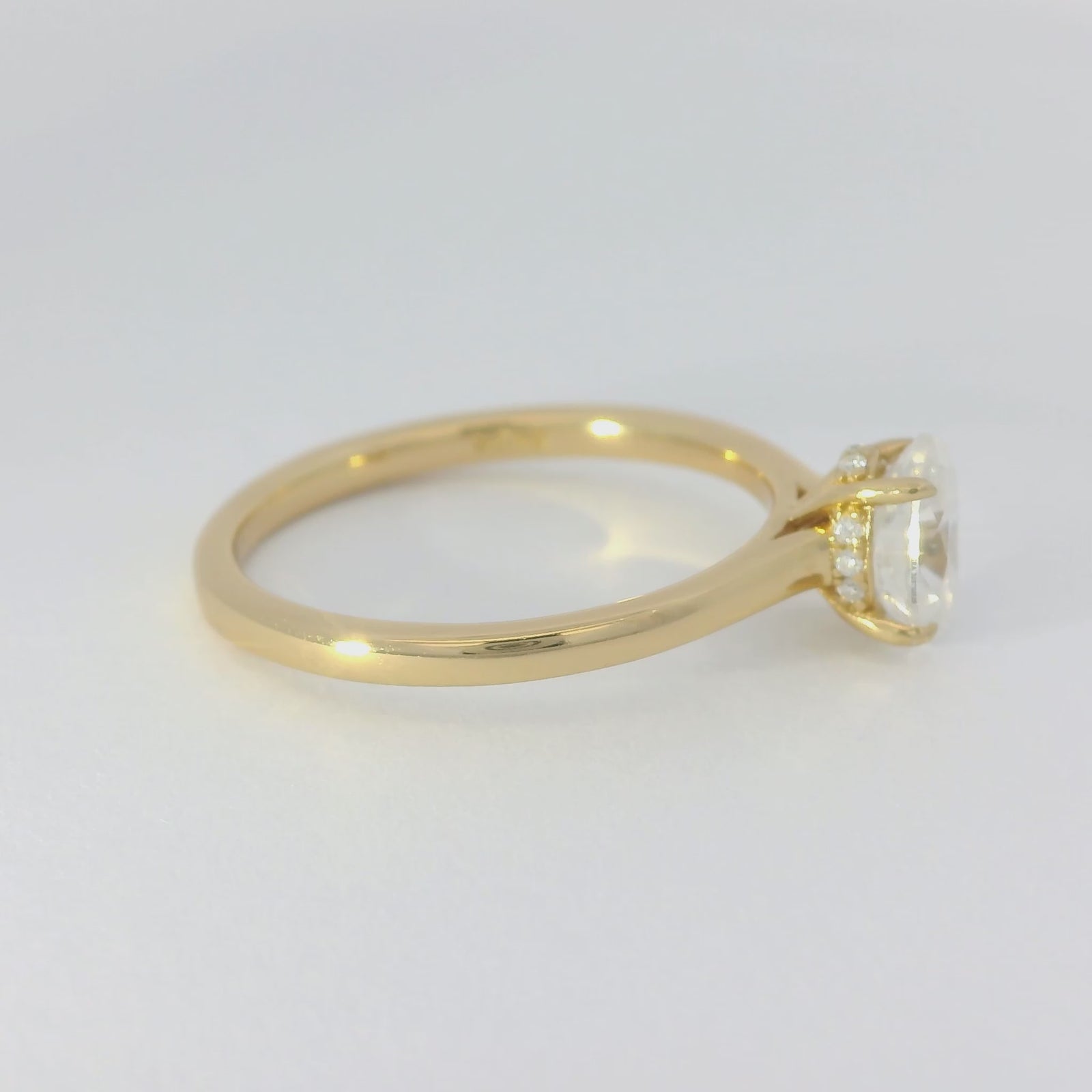 1ct Oval Moissanite Engagement Ring | 18K Gold Classic Dazzle Ring