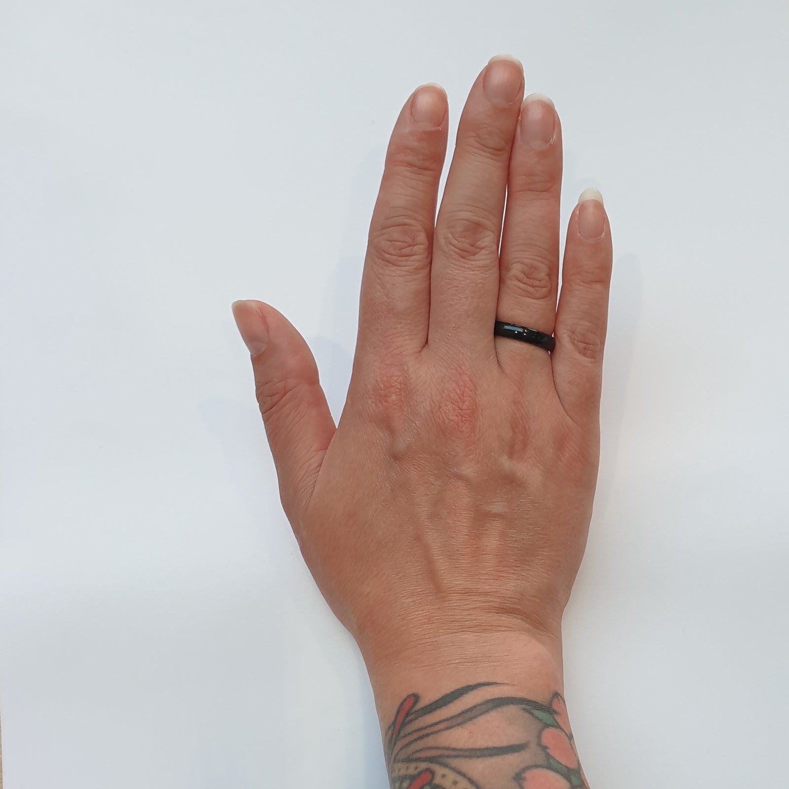 Black 4mm Wonder Ring