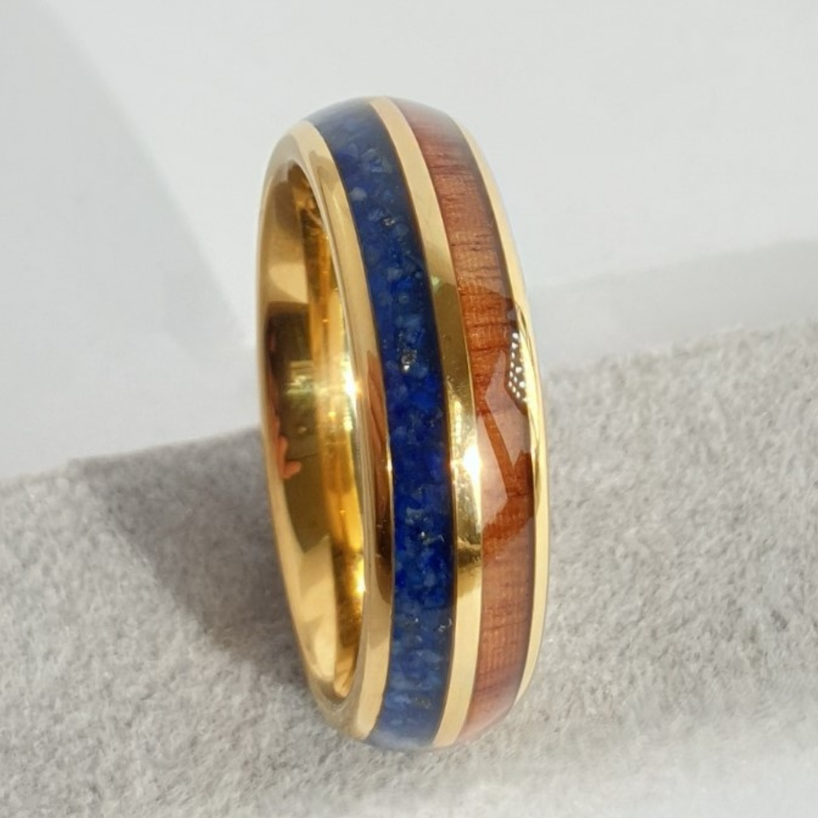 The Golden Blue 6mm Wonder Ring