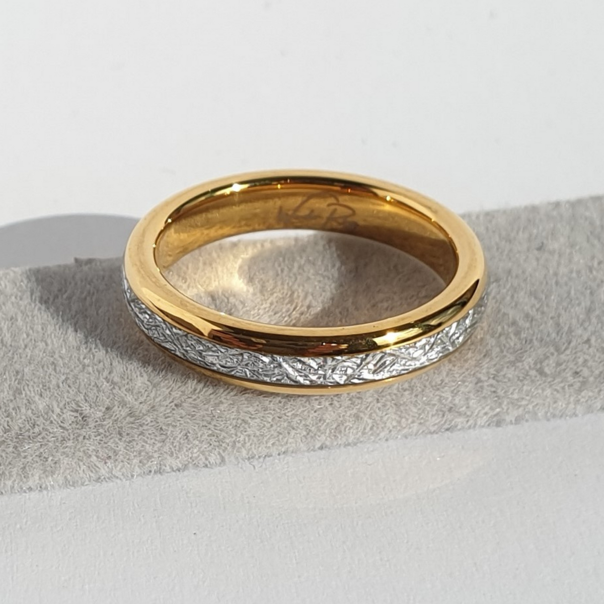 The Golden Steel 4mm Wonder Ring