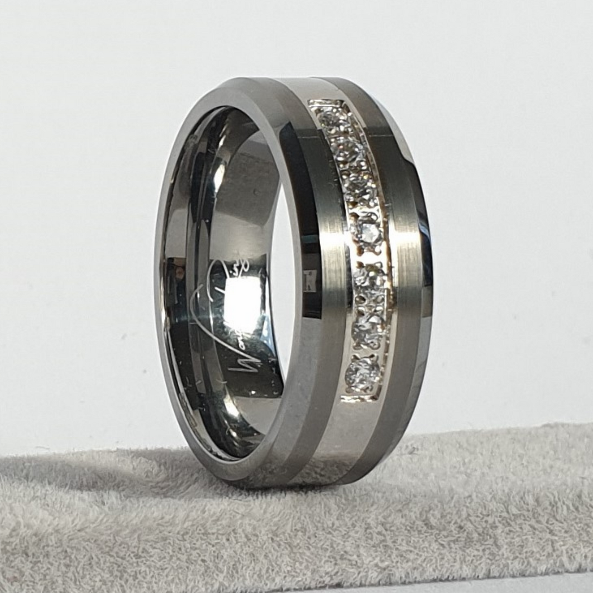 Seven Stone 8mm Wonder Ring