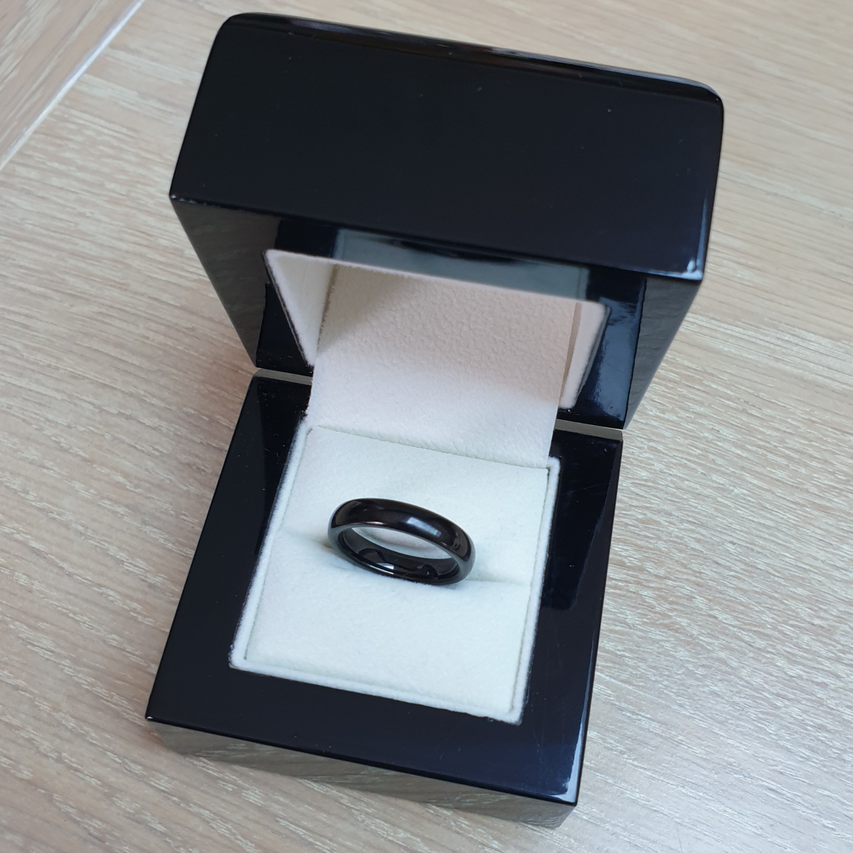 Black 4mm Wonder Ring