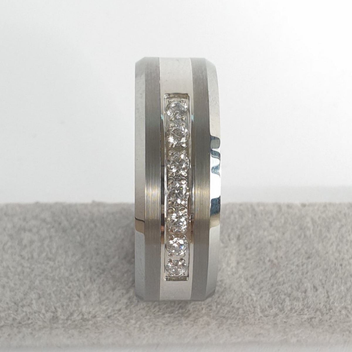 Seven Stone 8mm Wonder Ring