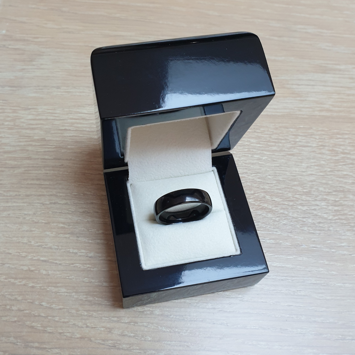 Black 6mm Wonder Ring