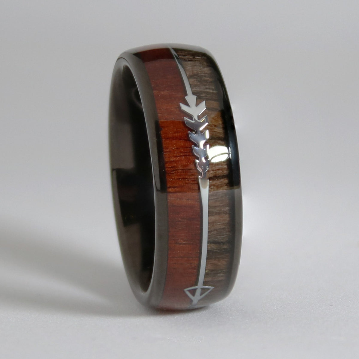 The Harold Arrow 8mm Wonder Ring