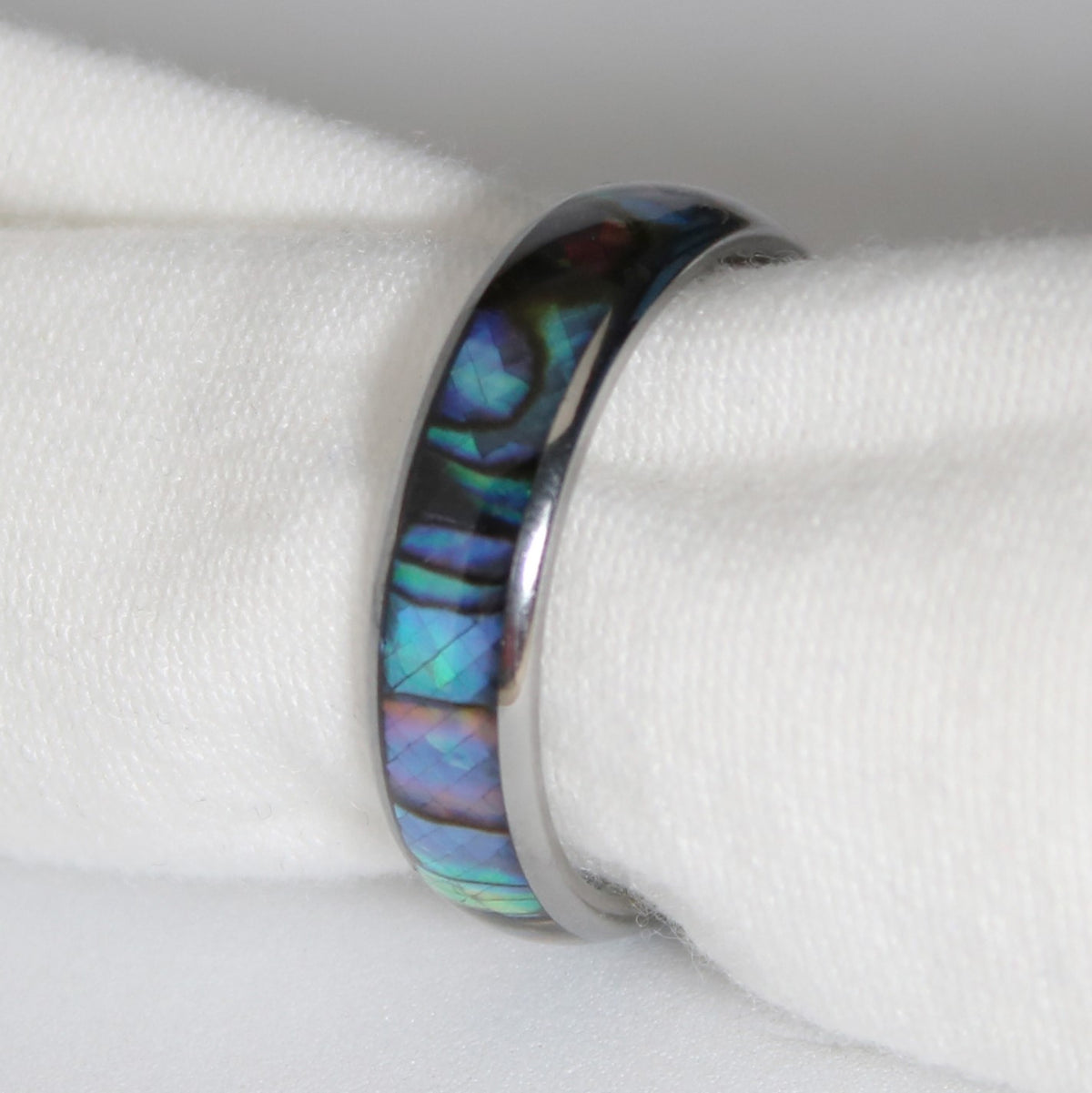 The Neptune 6mm Wonder Ring