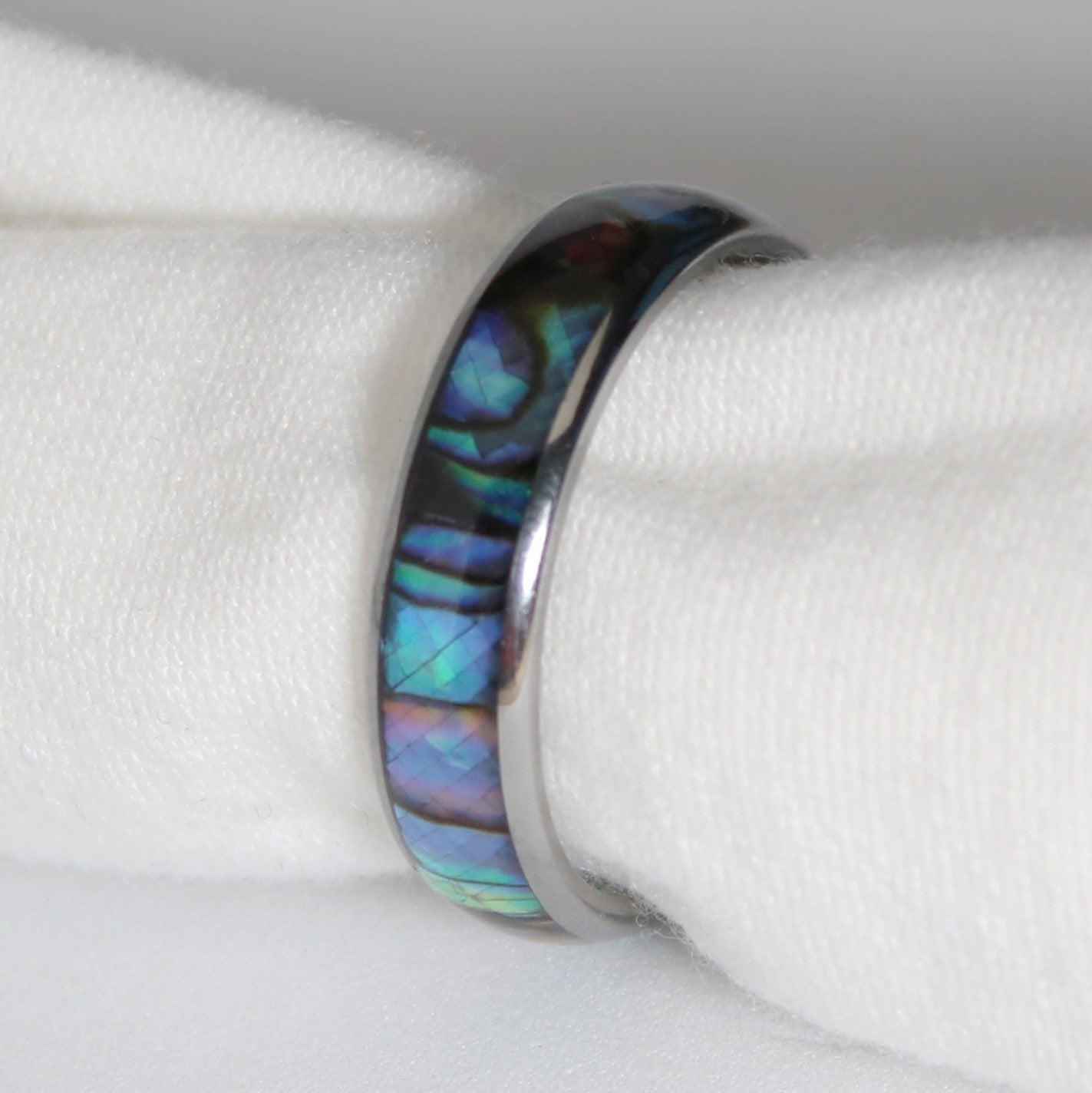 The Neptune 6mm Wonder Ring