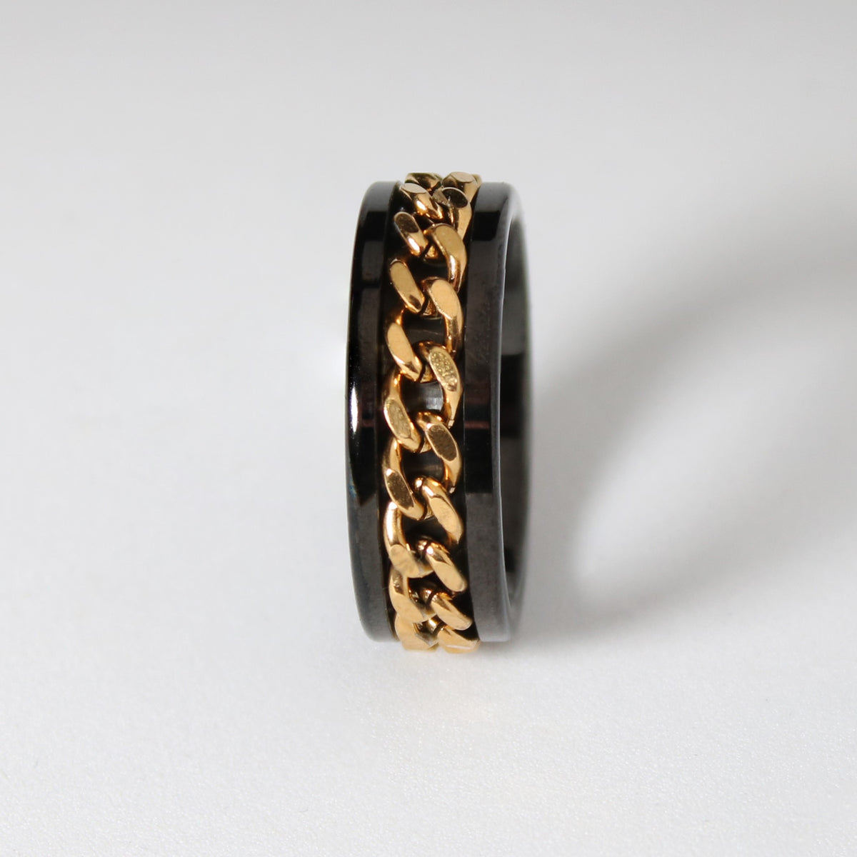 Black with Gold Rotating Chain 8mm Wonder Ring